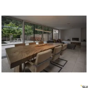 Um latão linear de 100 fases para cima e para baixo