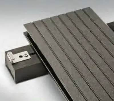 Tarima Exterior Sintética Maciza/Grapa Vista